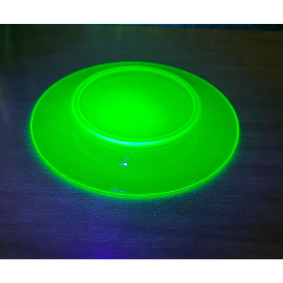 Vintage 7 1/2” uranium glass luncheon plate - Picture 3 of 10